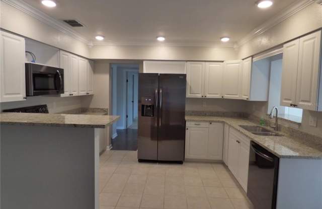1560 LAKESIDE DRIVE Gallery 4