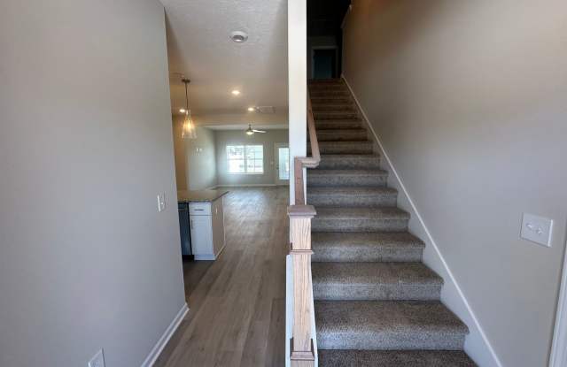 4 Bed 3 Bath Townhome Near The Heart Of Shelbyville Gallery 3