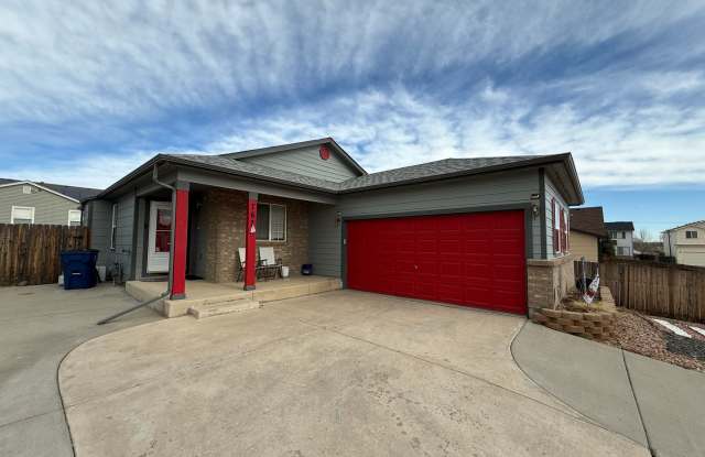 Charming 3 Bedroom, 2 Bath Home — Minutes from Fort Carson, Peterson AFB  Schriever AFB! photos photos