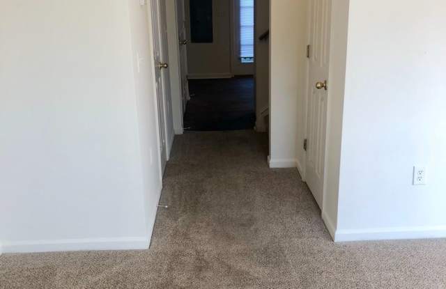 230 Campus Dr Apt H Gallery 2