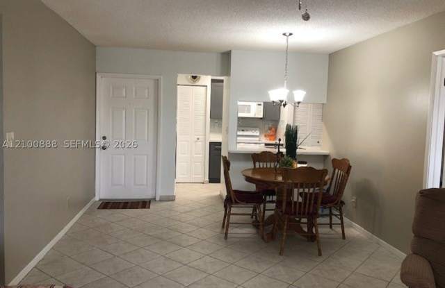 10026 Winding Lake Rd Gallery 4