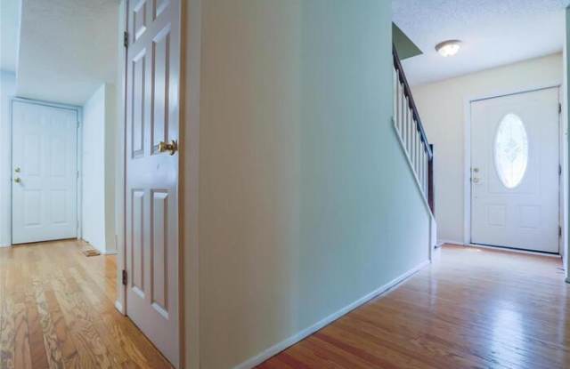 15723 Hill House Road Gallery 2