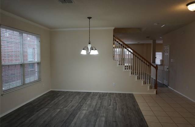 5728 Quicksilver Drive Gallery 3
