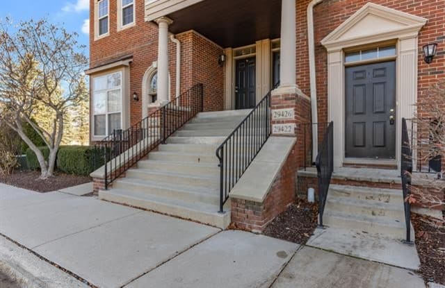 29422 GLEN OAKS Boulevard W - 29422 Glen Oaks Boulevard West, Farmington Hills, MI 48334
