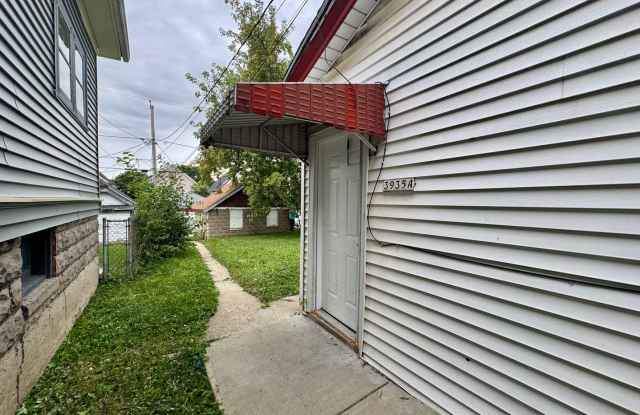 13th - 3935-3935A N Gallery 4