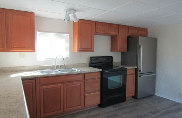 610 S Pinon Gallery 3