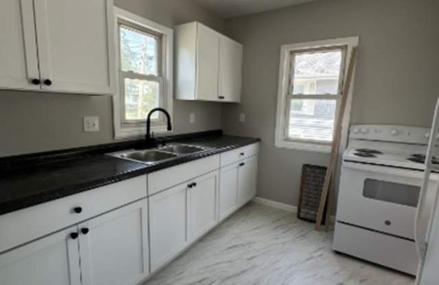 612 13th St NW Gallery 3
