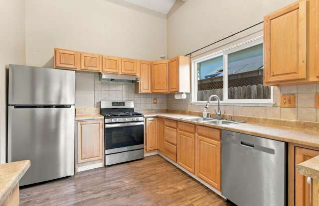 Bright Windsor 3BR/2BA with Stone Fireplace & Fenced Yard Gallery 4
