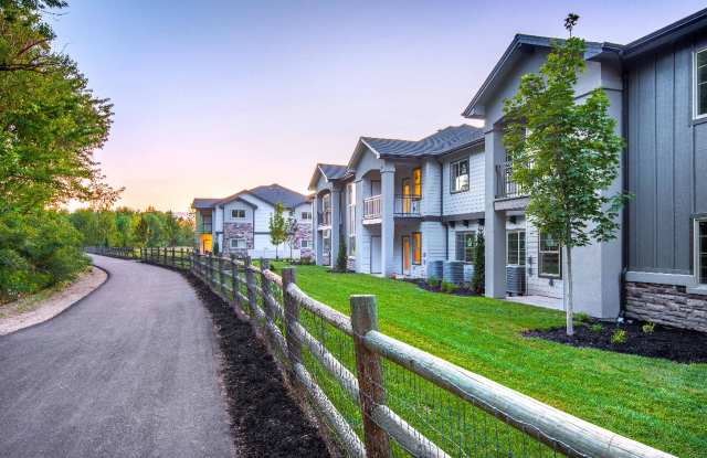 Eagle River Apartments Gallery 4
