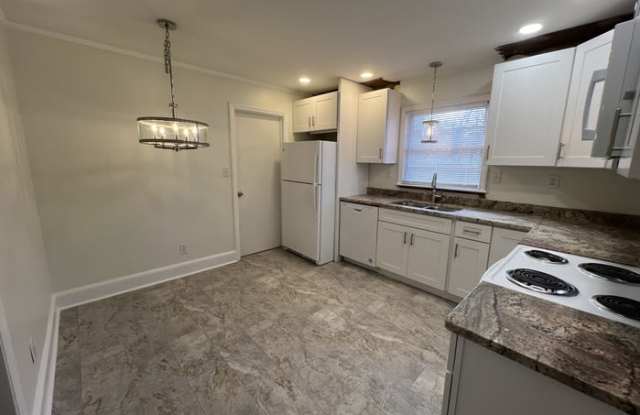 1920 Eastway Drive Gallery 3