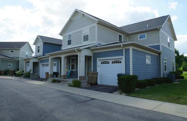 Fantastic 2-Bedroom, 1 3/4-bathroom, 2-car garage Townhome in McFarland photos photos