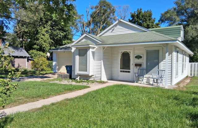 2 bed 1 bath home for rent! Gallery 1