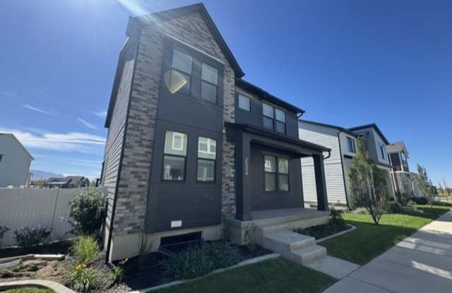 2 Weeks Rent Free – Spacious 4 Bed, 3 Bath Home for Rent in Ogden! Gallery 4