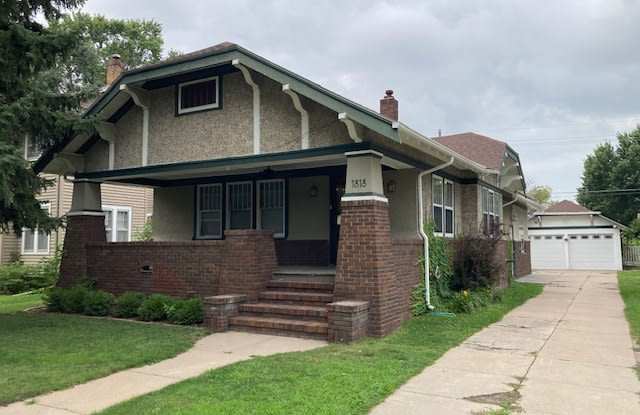 1818 West Division Street - 1818 West Division Street, Grand Island, NE 68803