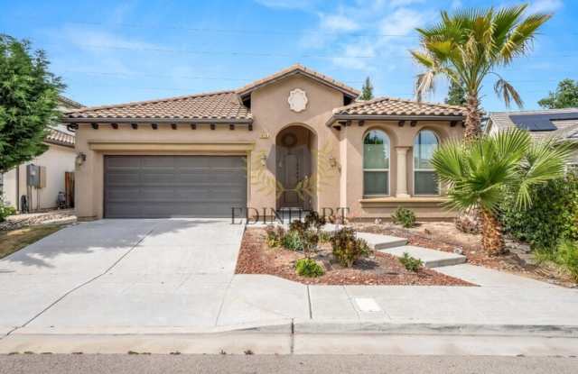1026 East Carnoustie Avenue - 1026 East Carnoustie Avenue, Fresno, CA 93730