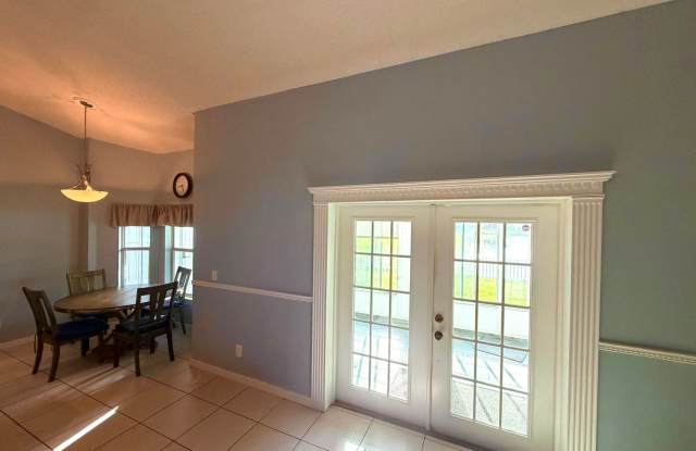 Solar & Waterfront 3/2 in River's Pointe - FOR RENT Gallery 4