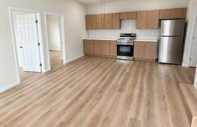 1768 Silva Street -  D Gallery 1