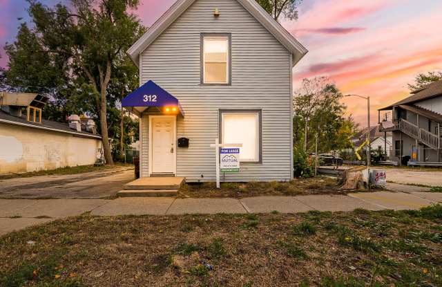 Beautifully Updated 4-Bedroom Home in the Heart of Ypsilanti photos photos