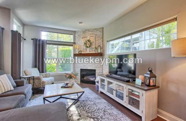 2 Bed, 2.5 Baths Townhome in Beaverton Near Greenway Park Gallery 3