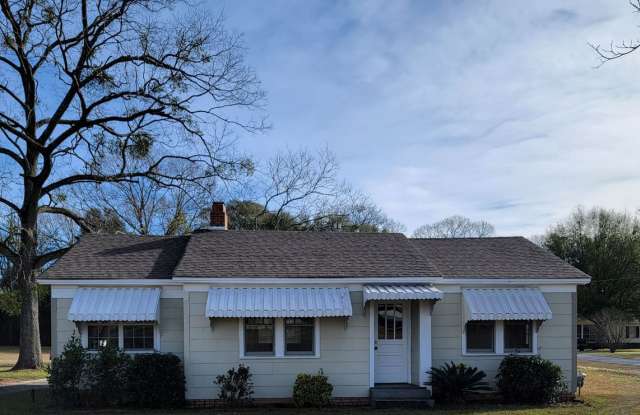 A LOT TO SEE! CALL US FOR A SHOWING! photos photos