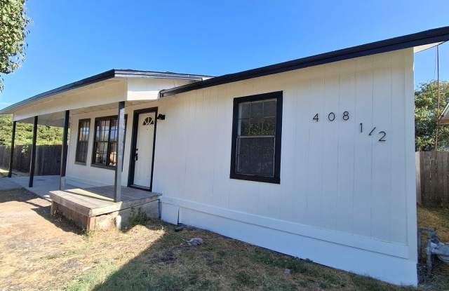 3-Bedroom Home with Large Yard – Close to Schools! Gallery 1