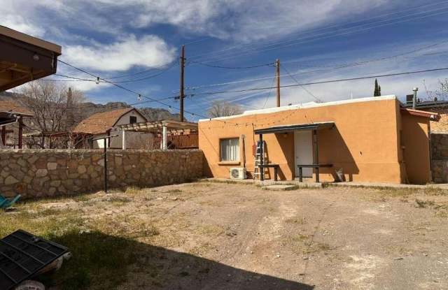 2811 Morehead Avenue photos photos