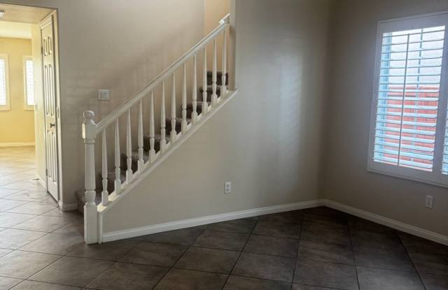 3-Bedroom 2.5 bath with a loft Home in Corona Gallery 4