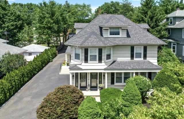 163 Godwin Ave - 163 Godwin Avenue, Ridgewood, NJ 07450