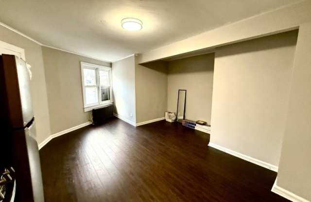 672 Mount Hope Ave Gallery 4