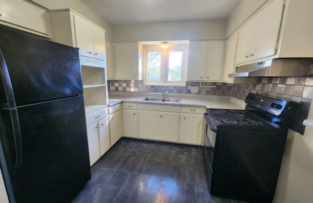 2635 S Minnesota - 3 Bedroom, 1 Bathroom Home with Carport - $995 Gallery 1