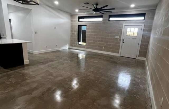 2718 Grace Gallery 4