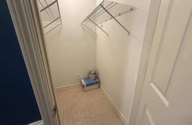 2804 Mulberry Lane Unit F - 1 Gallery 4