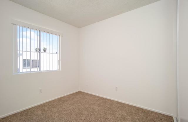 17661 Van Buren Lane Gallery 4