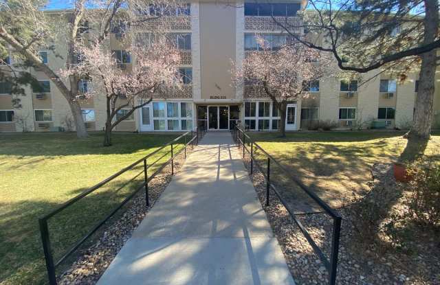 2 Bedroom 1 Bath Condo in Heather Gardens - 3184 South Heather Gardens Way, Aurora, CO 80014