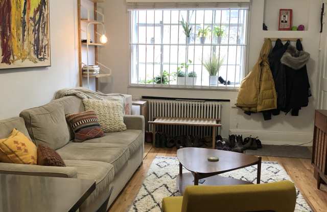 11 Hunts Lane Gallery 2