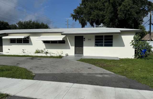 840 S 63 Ave - 2 photos photos