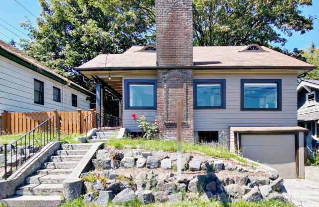 Beautiful Craftsman 5 bed 1 bath home with fully fenced yard photos photos