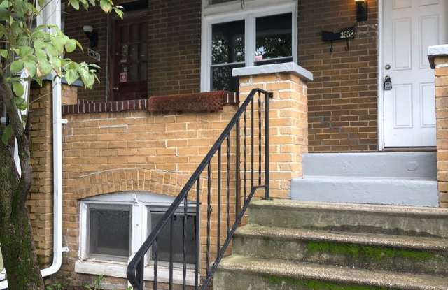 Charming 3BD/1BA Townhome in Hampden, MD! photos photos