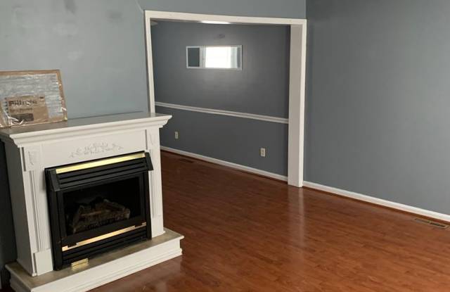 2 BR Townhouse in Salem - 554 Westminister Lane, Salem, VA 24153