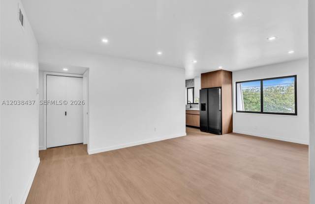 1924 NE 26th St Gallery 2