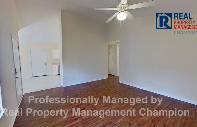 3 BD/2BA in Azalea Trace - Students Welcome Gallery 3