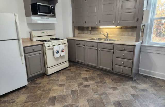 1221 E Philadelphia Street photos photos