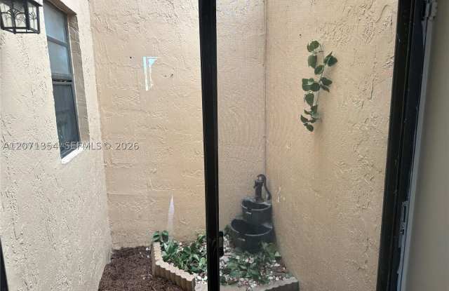 6991 NW 169th Ter Gallery 2