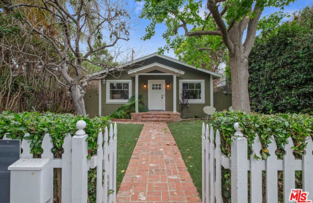 934 AMOROSO Place Gallery 2