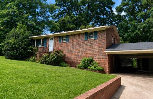 Charming 3BR/2BA Tuscaloosa Home with Comfortable Living Space Gallery 1