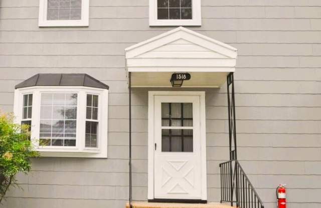 2BR / 1BA Townhome In Old Town/Five Points! photos photos