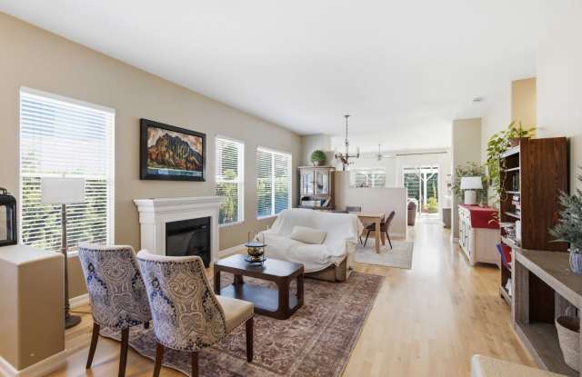 Gorgeous Single Story Home in Santa Clarita! Gallery 3