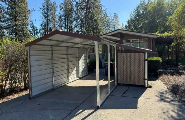 Beautiful 1 bed 1 bath home close to Spokane with a fenced yard! photos photos