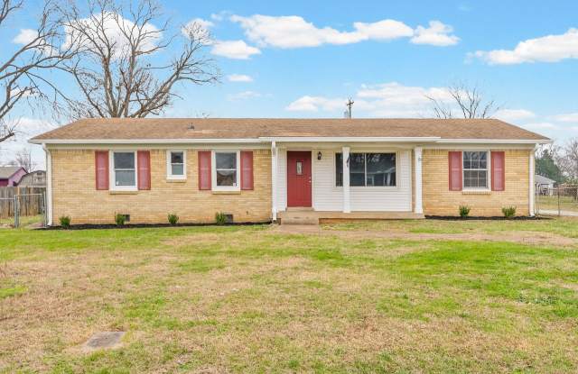 3 Bedroom Pet Friendly Home For Rent Near Post! - 2215 Green Acres Drive, Clarksville, TN 37042