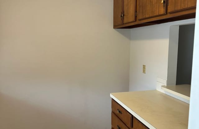 2BR/2BA upper level Condo Gallery 4